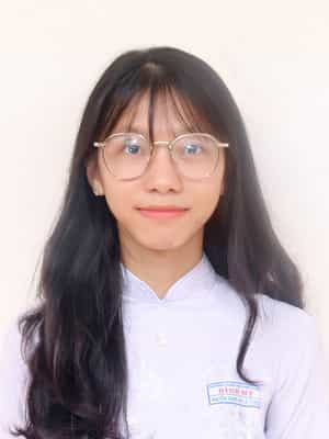Nguyễn Hoàng Pha Lê