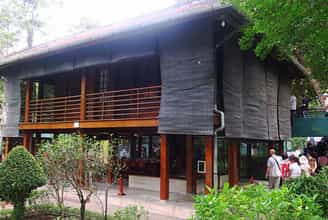 Khu Di tích Chủ tịch Hồ Chí Minh tại Phủ Chủ tịch - Địa chỉ đỏ lưu dấu chân Người
