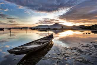 Get lost in the wonderland of Tam Giang Lagoon - Wild, ancient beauty attracts tourists