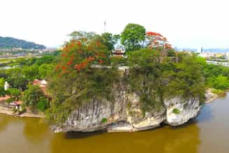 Đắm mình trong cảnh sắc hùng vĩ tại Núi Non Nước, Ninh Bình