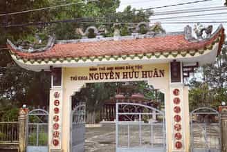 Thu Khoa Huan의 무덤과 사원