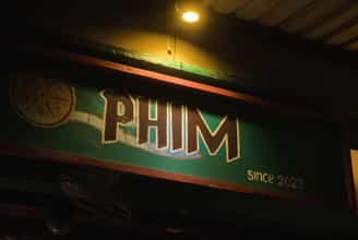 Phim Bar Quy Nhơn - Góc "chill" đậm chất điện ảnh giữa lòng thành phố biển