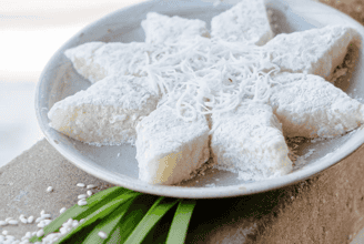 Banh Hong From Binh Dinh - A Rustic Specialty Sought After By Food Enthusiasts
