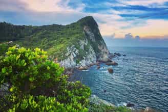 Đảo Quan Lạn – Nơi Sóng Biển Thì Thầm Và Cát Trắng Mời Gọi