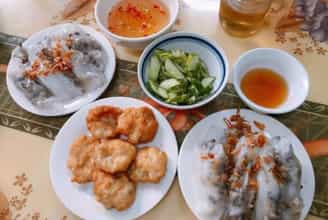 Ngon Ngất Ngây Với Bánh Cuốn Chả Mực Tại Quán Bà Yến Hạ Long