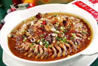 Ngỡ Ngàng Với Sự Kết Hợp Hoàn Hảo Của Cá Chình Và Tàu Xì
