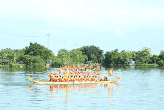 Traditional swimming festival of Yen Duyen village