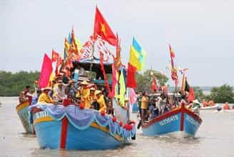 Binh Thang 면의 Nghinh Ong 축제