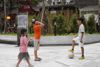 Một Ngày Tận Hưởng Không Gian Xanh Mát Tại Vườn Hoa Lê Trực