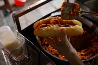 Trải Nghiệm Bánh Mì Dân Tổ – Món Ăn Đơn Giản Nhưng Khó Quên Của Hà Nội