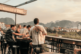 Tại Sao Aadi Tam Coc Là Quán Bar Bạn Không Thể Bỏ Qua Ở Ninh Bình?