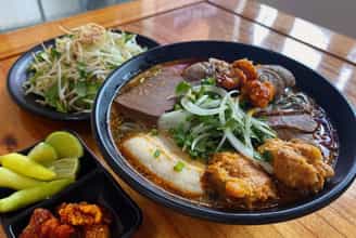 Một lần ghé quán, nhớ mãi vị bún bò thơm nồng của O Cương Chú Điệp