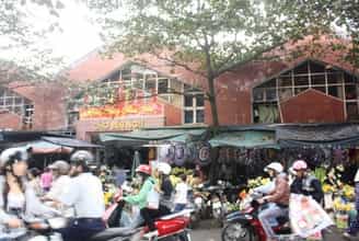Chợ Bến Ngự Và Những Món Quà Đặc Sản Mang Hương Vị Huế