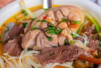 Bún Bò Huế Chú Vọng: Nơi Hương Vị Truyền Thống Vẫn Sống Mãi