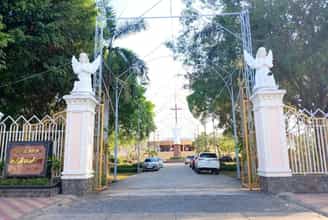 Check-in Ngay Ngôi Thánh Đường Mang Vẻ Đẹp Phương Tây Hoa Lệ Tại Vĩnh Long