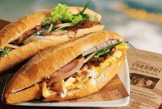 Một Lần Ghé Lò Sũ, Cả Đời Nhớ Vị Bánh Mì Bà Dần
