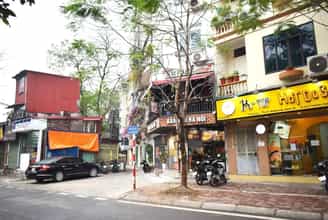 Phố Đặng Văn Ngữ: Góc Nhỏ Seoul Giữa Lòng Thủ Đô