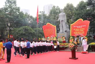 Tìm Về Khoảng Lặng Bình Yên Tại Khu Tưởng Niệm Hoàng Văn Thụ