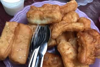 Ngược Dòng Ký Ức Với Món Sữa Chua Đùi Gà Huyền Thoại