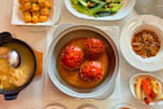 Thưởng Thức Mì Xốt Cua Thượng Hải Đậm Vị Tại Cung Hỷ Phát Tài Cửa Bắc
