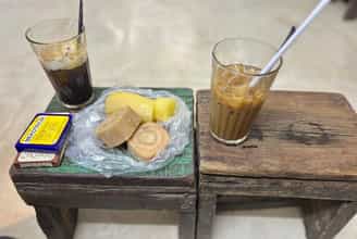 Thưởng Thức Ly Cà Phê Đánh Bọt Gia Truyền Tại Cafe Nhĩ Số 2 Hàng Cá