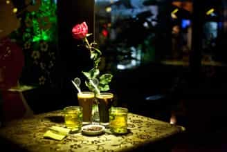Đắm Chìm Trong Giai Điệu Trữ Tình Bất Hủ Ở Phòng Trà Hoàn Kiếm