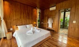 Deluxe Room 3