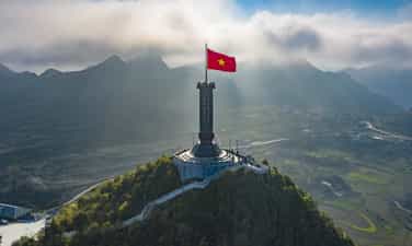 Tự hào ngắm nhìn 4 cột mốc thiêng liêng trải dọc 3 miền của Tổ quốc