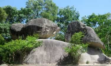 Hòn Trống Mái