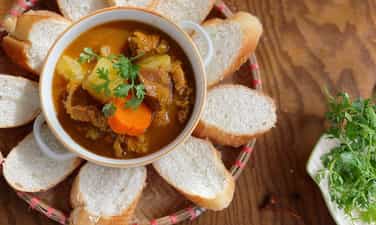 Bánh mì pate, bánh mì sốt vang ngon đông khách TOP 1 Hà Nội #Hanoifood