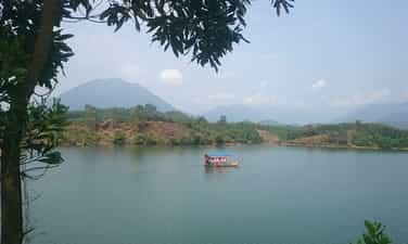 特鲁克白山湖