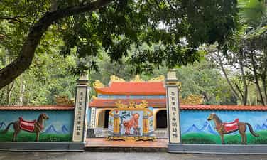 Lăng mộ và nhà thờ Đề Đốc Lê Trực