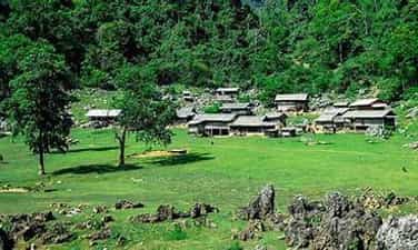 「原始の村」ハンタウ、モクチャウ
