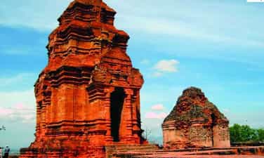 [Photo] Vẻ đẹp tháp cổ Po Sah Inư trên đồi Bà Nài ở Bình Thuận