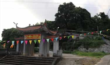 Chùa Mỹ Cụ (Sùng Khánh Tự).