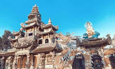 Đến Đà Lạt nhất định phải thăm Chùa Ve Chai cùng tượng Phật bằng hoa bất tử