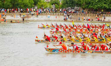 Boat racing festival