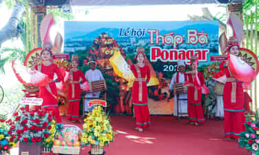 Lễ hội Tháp Bà Pônagar