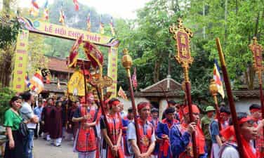 Lễ hội chùa Thầy