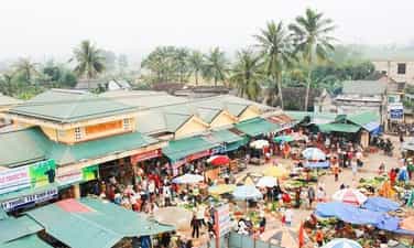 Chợ phiên Cam Lộ