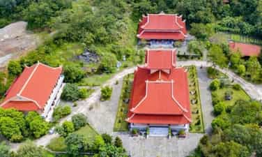 Truc Lam Tue Duc Zen 寺从上面的全景