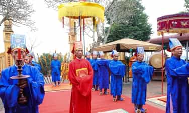 Lễ hội đền thờ Đức Ông