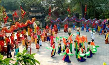 Lễ hội làng Yên Vệ