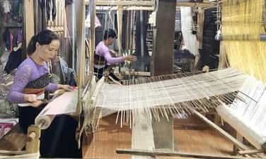 Làng nghề dệt thổ cẩm Chiềng Châu