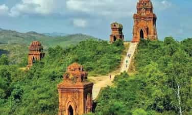 Kiến trúc Champa cổ tại tháp Bánh Ít ở Bình Định