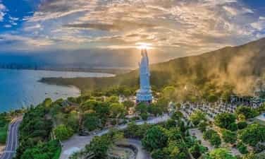 Chiêm ngưỡng ngôi chùa Linh Ứng tuyệt đẹp nằm trên bán đảo Sơn Trà