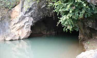 Hang Tát Toòng
