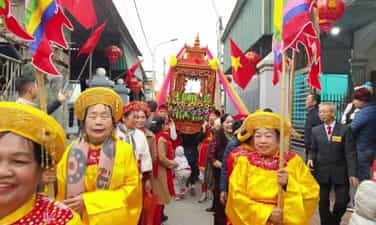 Hội làng Cốc