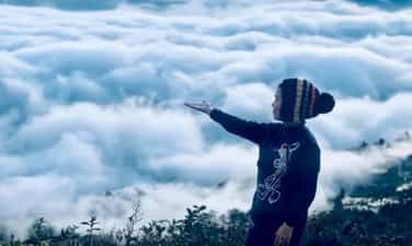 Cloud Hunting on Ngai Thau Peak