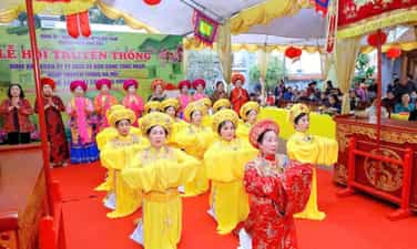 Lễ hội làng Hậu